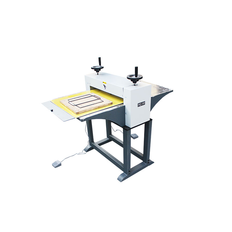 フラットベッド型抜きラベル紙カートンボックス折り目加工機、工 - Commercial Printing Labels のレビューと価格